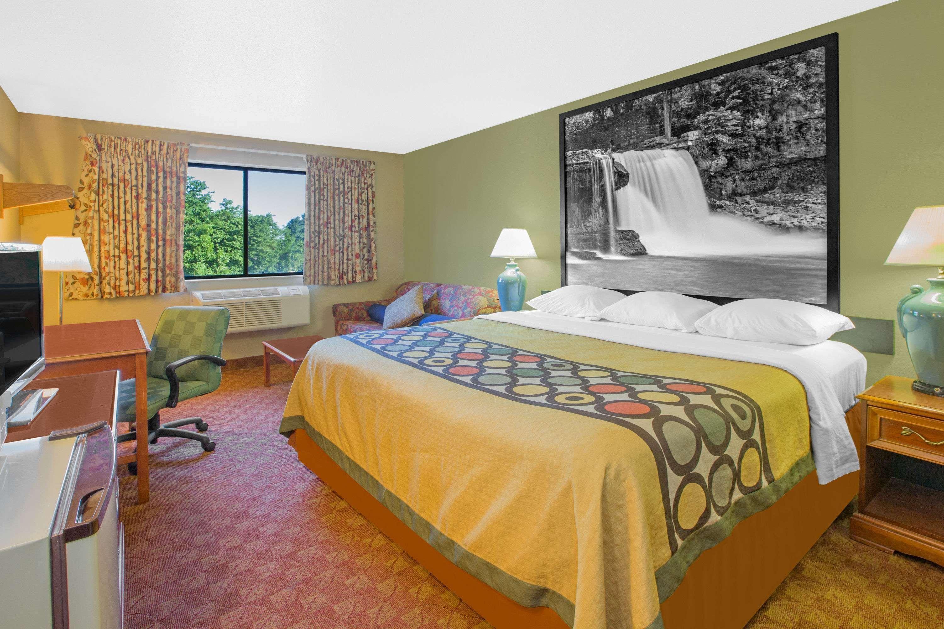 Super 8 By Wyndham Howe מראה חיצוני תמונה
